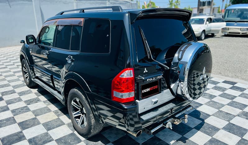 2004 Mitsubishi Pajero image-12