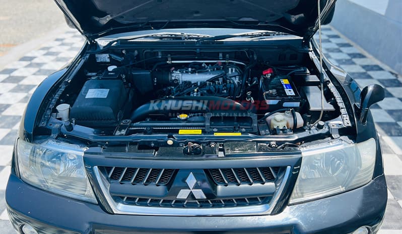 2004 Mitsubishi Pajero image-20
