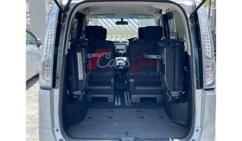 2015 Nissan Serena 20S image-8