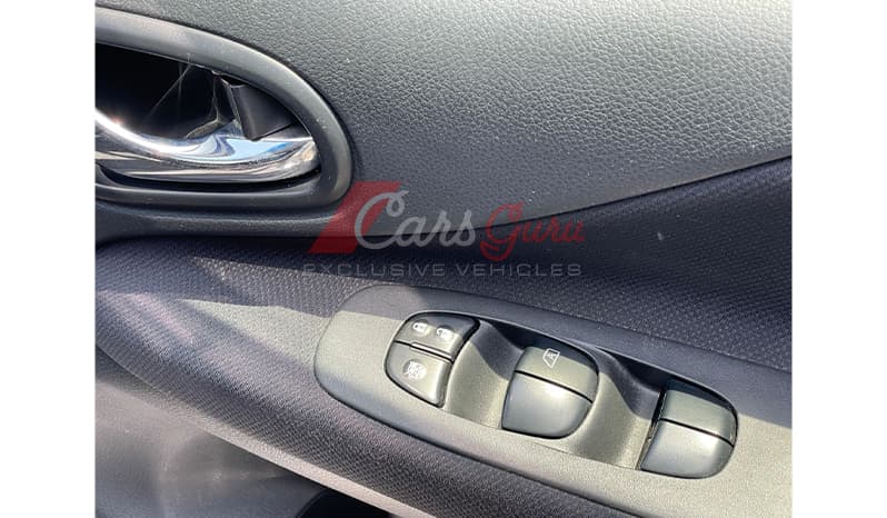 2015 Nissan Serena 20S image-11