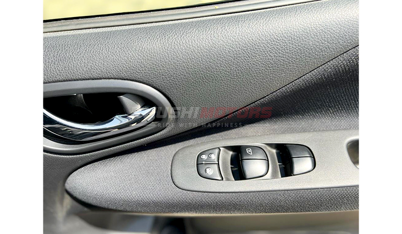 2015 Nissan Serena Safety 20X V-SEL image-24
