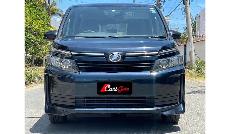 2015 Toyota Voxy X image-1