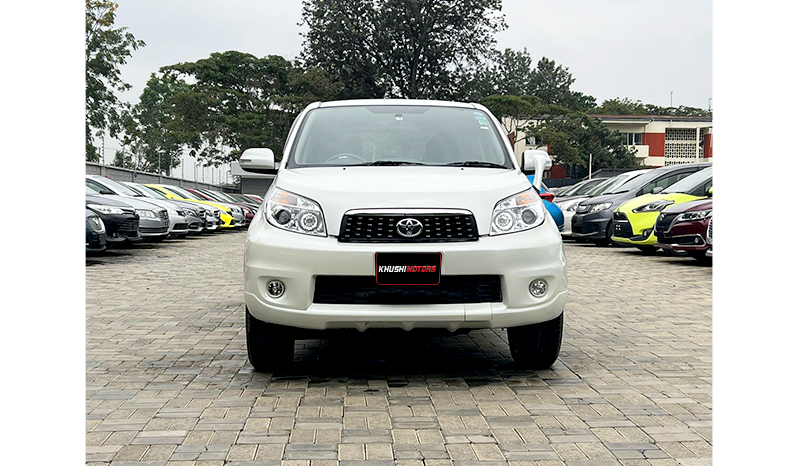 2015 Toyota Rush image-1