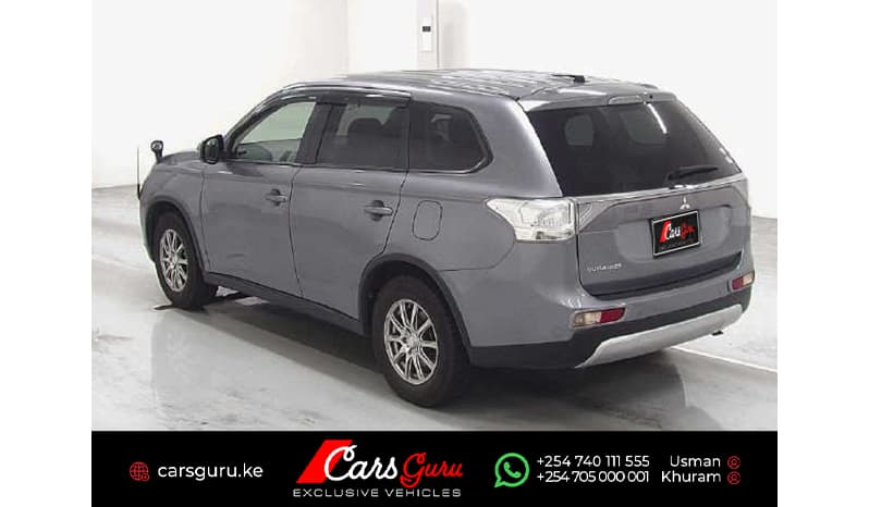2015 Mitsubishi Outlander image-3