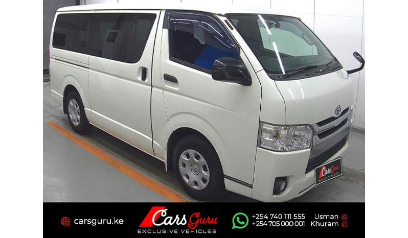 2015 Toyota Hiace image-1