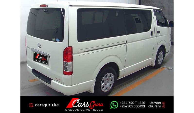 2015 Toyota Hiace image-4