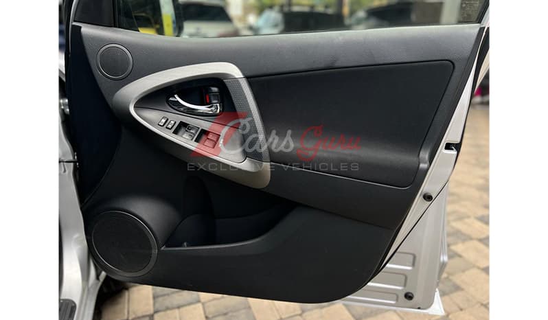 2015 Toyota RAV4 image-6
