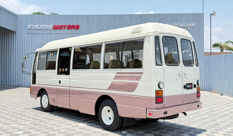 1990 Nissan Civilian image-16
