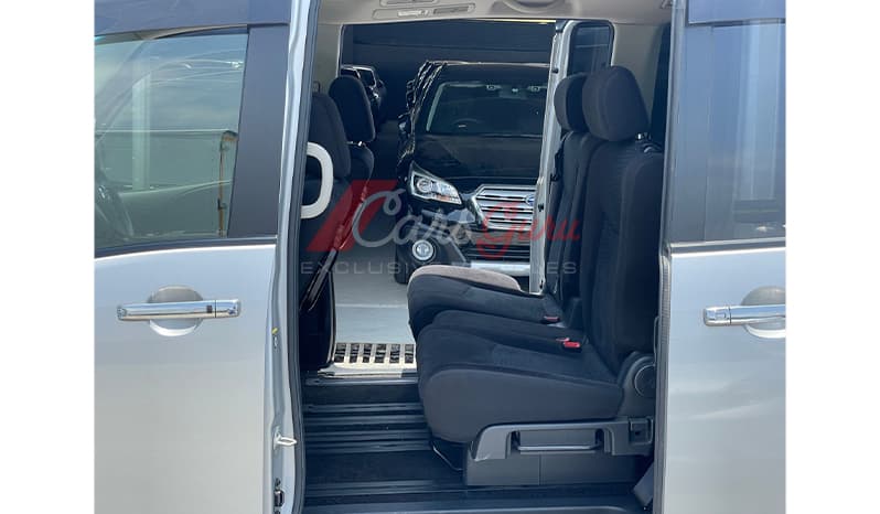 2015 Nissan Serena 20S image-13