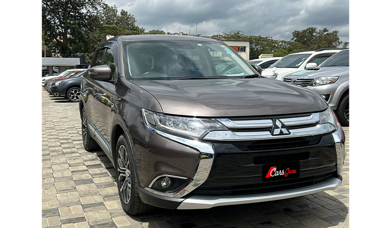 2015 Mitsubishi Outlander image-3