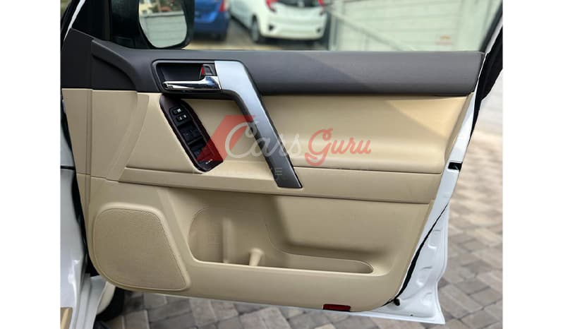 2015 Toyota Land Cruiser Prado TX image-9