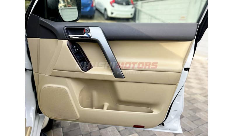 2015 Toyota Land Cruiser Prado TX image-17