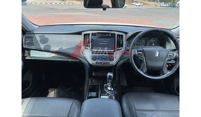 2016 Toyota Crown Hybrid Athlete image-12