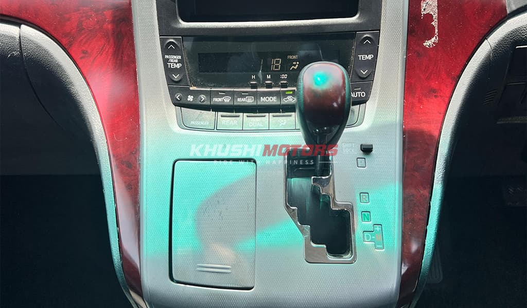 2008 Toyota Alphard image-13