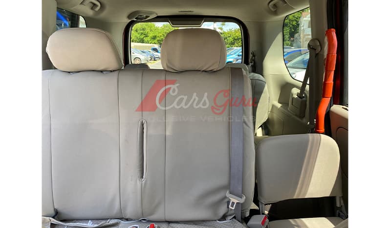 2016 Nissan Serena image-14