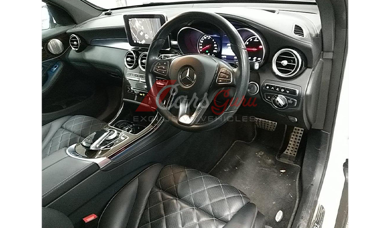 2016 Mercedes-Benz GLC-Class GLC250 image-13