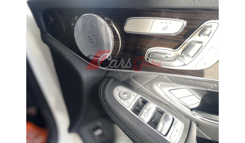 2016 Mercedes-Benz GLC-Class GLC250 image-16