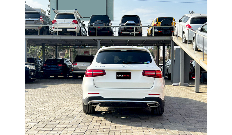 2016 Mercedes-Benz GLC-Class GLC250 image-28