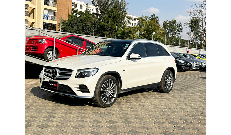 2016 Mercedes-Benz GLC-Class GLC250 image-29