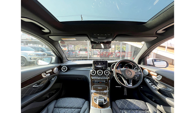 2016 Mercedes-Benz GLC-Class GLC250 image-31