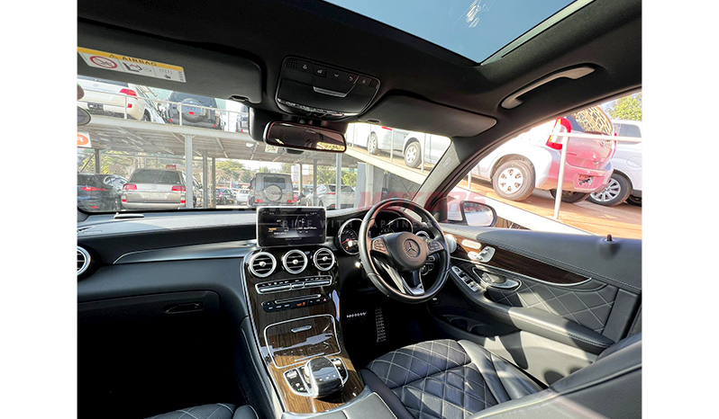 2016 Mercedes-Benz GLC-Class GLC250 image-32