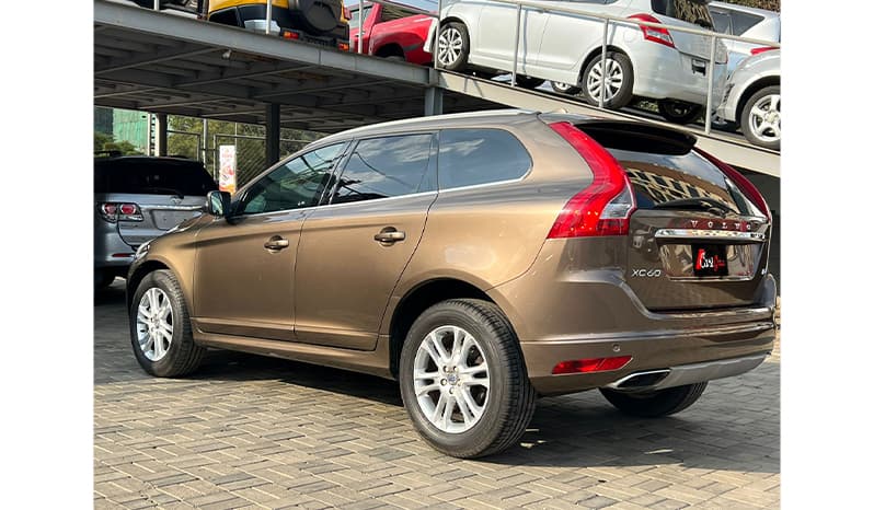 2016 Volvo XC60 image-5