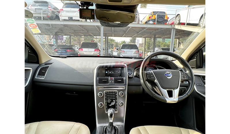 2016 Volvo XC60 image-14