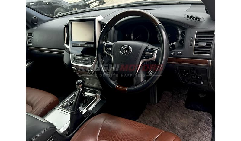 2016 Toyota Land Cruiser 200 ZX image-18