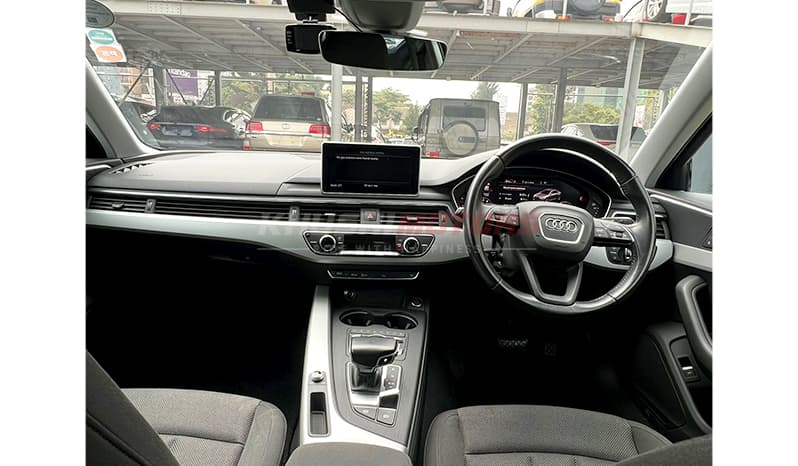 2016 Audi A4 TFSI image-16