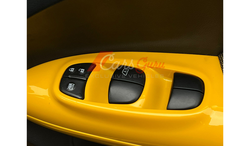 2016 Toyota Juke V-SEL Personalization image-6