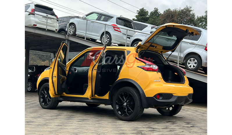 2016 Toyota Juke V-SEL Personalization image-10