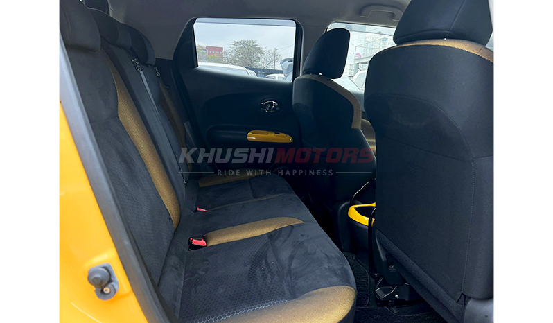 2016 Toyota Juke V-SEL Personalization image-16