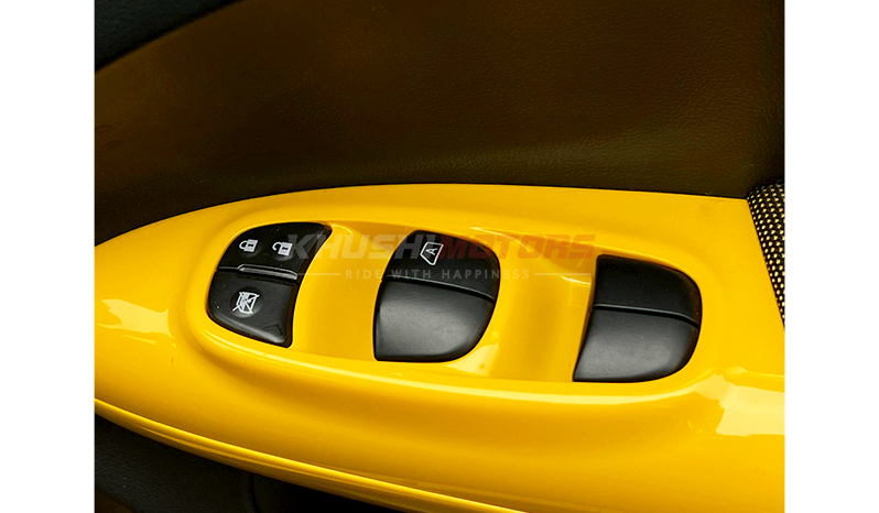 2016 Toyota Juke V-SEL Personalization image-17