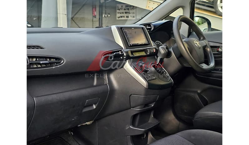 2016 Toyota Wish image-6