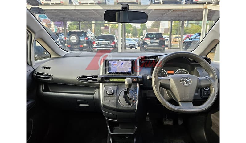 2016 Toyota Wish image-7