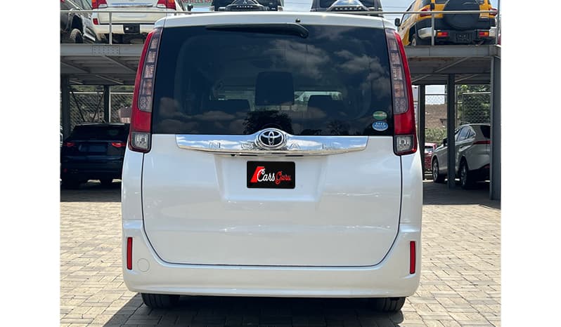 2016 Toyota Noah X image-2