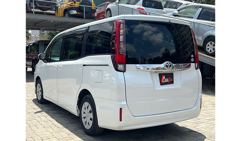 2016 Toyota Noah X image-4