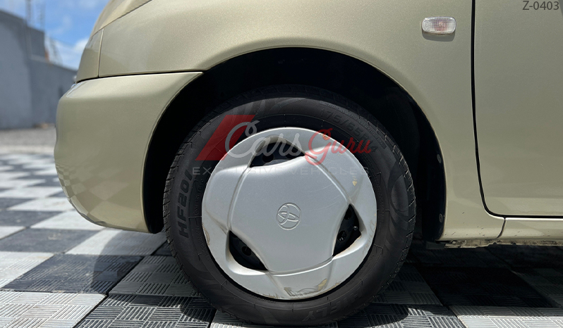 2000 Toyota Funcargo image-5