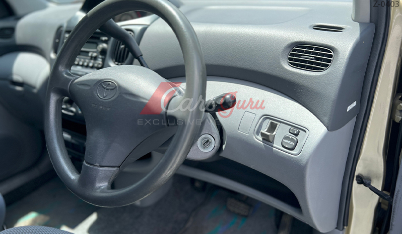 2000 Toyota Funcargo image-8
