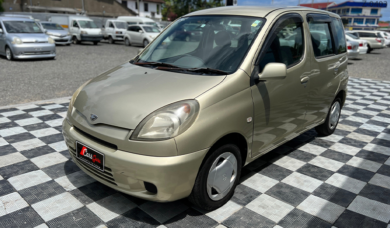 2000 Toyota Funcargo image-11