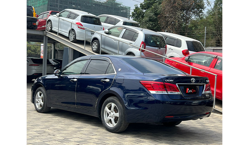 2016 Toyota Crown I-Four Royal Saloon image-5