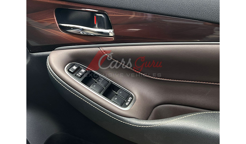 2016 Toyota Crown I-Four Royal Saloon image-7