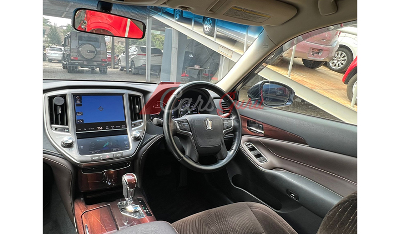 2016 Toyota Crown I-Four Royal Saloon image-11