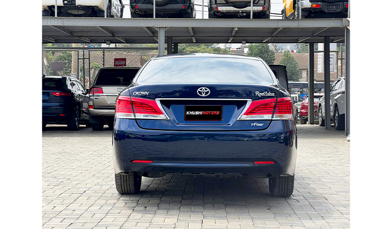 2016 Toyota Crown I-Four Royal Saloon image-15