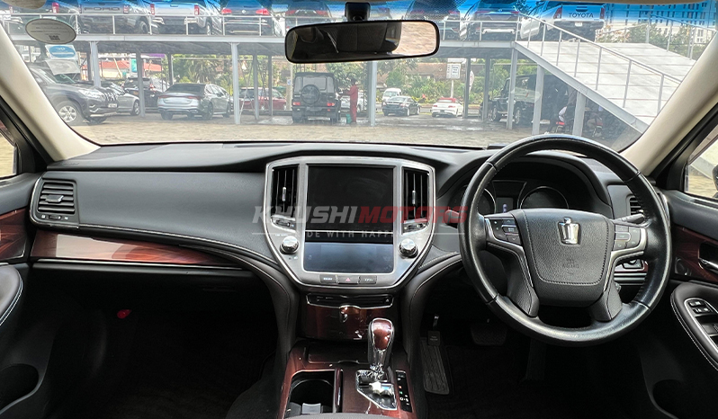 2016 Toyota Crown I-Four Royal Saloon image-28