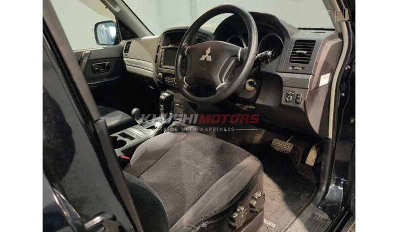 2006 Mitsubishi Pajero image-5
