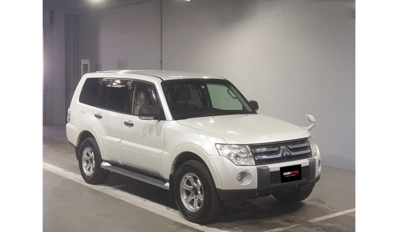 2006 Mitsubishi Pajero image-1