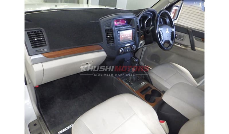 2006 Mitsubishi Pajero image-3