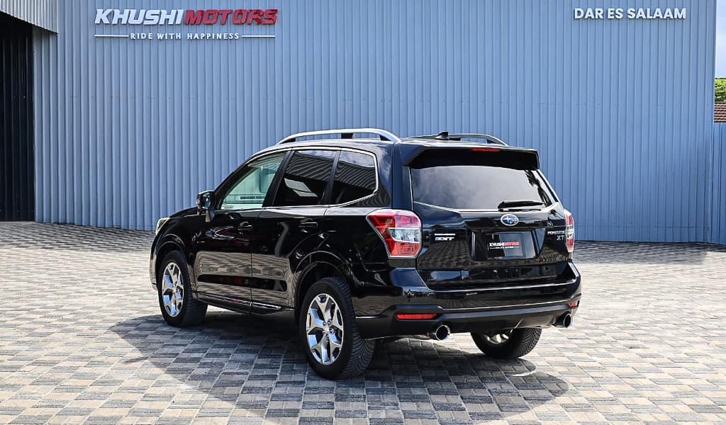 2014 Subaru Forester image-12