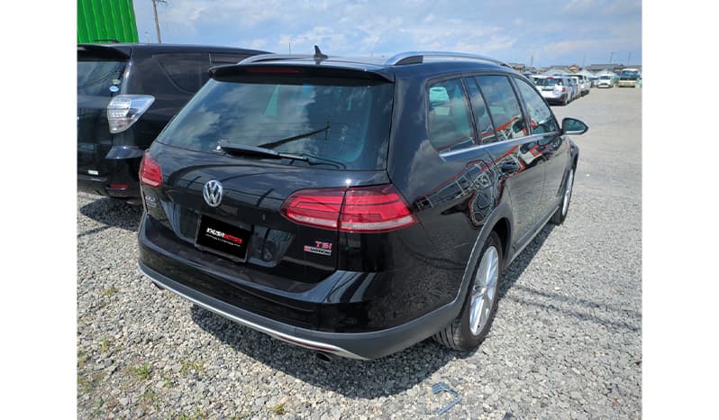 2018 Volkswagen Golf Alltrack TSI 4 motion image-4